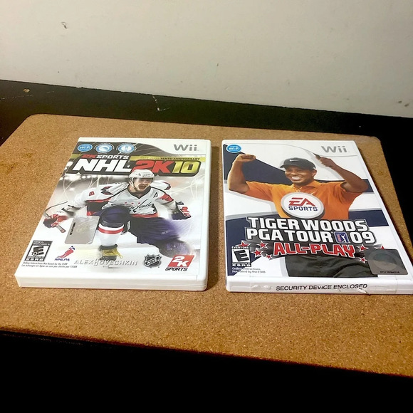 Wii Bundle 2 Games & Manuals Tested Work Tiger Woods PGA Tournament 09 &NHL 2K10 - Picture 1 of 7